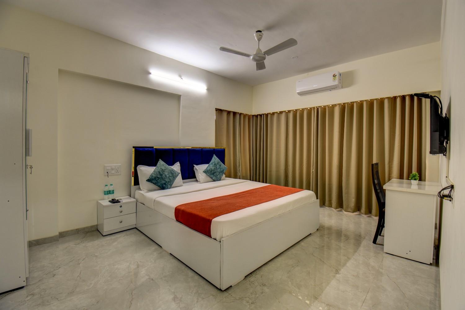 Service Apartments Santacruz